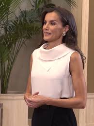 El Palacio de la Zarzuela recibió ayer una visita muy especial. La reina Letizia recibió a la selección española de fútbol femenino antes del arranque de la Eurocopa de Suiza el próximo domingo. Un ...