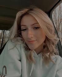 Amber Emerson (@lil.naughty.blonde) • Fotos e vídeos do Instagram