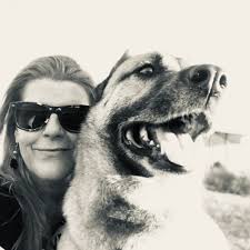 Does anyone know this number claiming to have a dog?