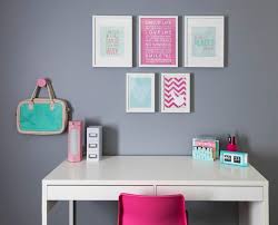 Messy but lots of fun, use your thumbs and fingers and dip them into paint. Bedrooms For 10 Year Olds This Cool Mint And Pink Room For A 10 Year Old Girl I Ve Always Loved Home Dec Cool Girl Rooms Desk For Girls Room Tween Room