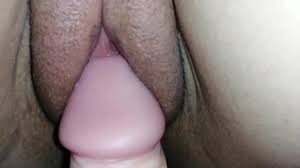 labios hinchados por un vibrador, placer salvaje