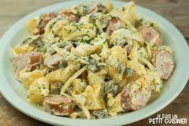 Recette De Salade Allemande De Pommes De Terre Aux Saucisses Recettes De Cuisine Recette Allemande Recette Salade