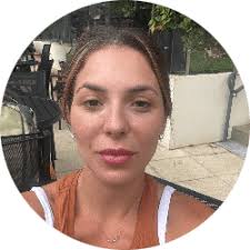 Letícia Pinheiro Costa