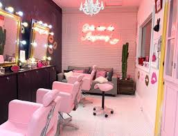 Estudio De Maquiagem Makeupstudio In 2020 Salon Suites Decor Makeup Studio Decor Salon Interior Design