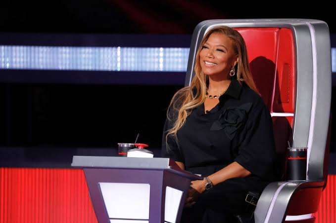 The four Voice coaches are divided into 'cliques' behind the scenes of new season taping