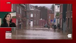Selon le centre de crise, on compte désormais 27 victimes confirmées et 103 personnes. Le Roi Philippe Et La Reine Mathilde A Liege Aupres Des Victimes Des Inondations