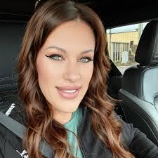 Tara Dodson's Instagram, Twitter & Facebook