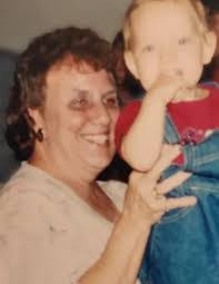 Ellen Thaxton's Instagram, Twitter & Facebook