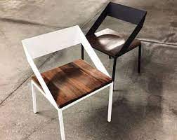 C'est un travail tout ce qu'il y a de plus admirable, de la à dire que les japonais deviennent les maitres du bois moulé…en tout il s'agit d'artiste en la matière. Handcrafted Wood And Metal Frame Dining Chair Model Name Etsy Bois Metal Bois Mobilier De Salon