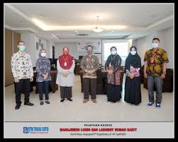 Bangunan rumah tinggal luas tanah > 100 m² dan jumlah lantai s.d 3 lantai termasuk cluster/town house, pemugaran cagar budaya golongan b dan c; Pelatihan Manajemen Linen Laundry Rumah Sakit 2021 Pelatihan Ponek Mitra Training Center