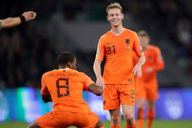 Just another local guy loves doing funny football (not soccer) videos. Vijf Nederlanders Genomineerd Voor Gouden Bal Foto Bd Nl