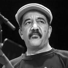 MILTON CARDONA (1945-2014) El 21 de noviembre de 1945 nació en Myagüez el  cantante, conguero y percusionista puertorriqueño de jazz. Trabajó en los  mejores años del boogaloo colaborando en la orquesta de