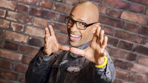 Steffen henssler kocht in kleid und strumpfhose. Die Hohle Der Lowen Moderator Amiaz Habtu Im Portrat