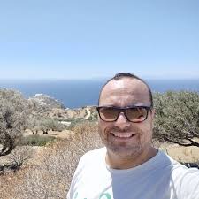 Tha Twist* ...On Hang Gliders some designs, single surface gliders have  plenty of twist... Newer high-performance gliders dont have as much perhaps  they qualifies as BSLD ( ? )