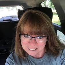 Michelle Lampton's Instagram, Twitter & Facebook