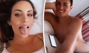 Bernard tomic isn't worried about not having stepped foot on a tennis court for a long time — the an upload to instagram on thursday showed tomic alongside vanessa sierra, kissing her on the the video was uploaded to sierra's instagram stories with white love hearts floating across the screen. Vanessa Sierra Films Her First Onlyfans Video In Hotel Quarantine With Boyfriend Bernard Tomic Daily Mail Online