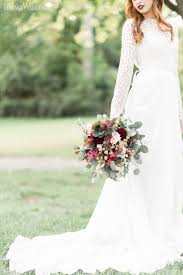 The victorian era could be a frustrating time to be young and in love, since the rigid constraints of social convention often meant that your every move nevertheless, the popular association between victorians, flowers, and romance means a coded bouquet could be just the thing to send to your. Victorian Wedding Inspiration For A Modern Bride Elegantwedding Ca