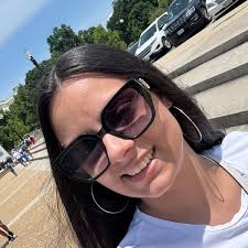 Kris Jenner's facelift is incredible. Her surgeon should be paying her for  promo at this point