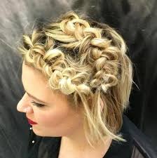 Short hair doesn't have to be tricky to braid. 20 Amazing Short Hairstyle With Braids Braided Short Haircuts Hairstyles Weekly