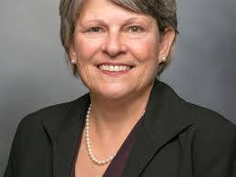 Damian Earle's Instagram, Twitter & Facebook