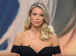 Conduttrice su dazn e radio105 infodilettaleotta@mncomm.it. Sanremo Diletta Leotta La Bellezza Capita Il Discorso Della Conduttrice Fa Scoppiare La Polemica Dire It