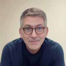 Tommy Evans and Anne Sandefur were married at Grace Church in Greenwich  Village, where they were introduced by a mutual friend in 2022.