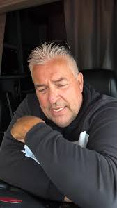 La pétition est sur la page plus bas, allez-y signez là ! Un geste concret  qui pourrait changer les choses 💯  https://www.change.org/p/agir-pour-un-transport-s%C3%A9curitaire-acting-for-safe-transport?recruiter=837628758&recruited_by_id=df2f8ba0-d2b8  ...