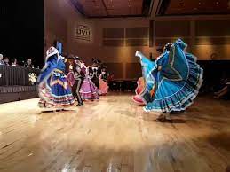 A Mexican Hat Dance Or The El Jarabe Tapatio Lo Hicieron Bellamente Viva Mexico Youtube