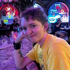 Making Up ALDEN Imagine that you have broken emma's toy. What can you say  to make her feel better? Draw yourself in the box below. Then write what  you would say in