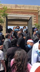 سمير غانم وزوجته دلال عبدالعزيز. Fum8nsenm Fnm