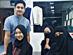 Syakir daulay dan adiba uje berduet menyanyikan lagu bidadari surga milik ustaz jefri al buchori (dok falcon music). Ini Tanda Umi Pipik Restui Hubungan Adiba Khanza Dan Syakir Daulay