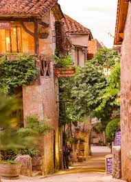 Southwest France Travel Guide To 5 Amazing Towns Paris France Travel Beautiful Places To Travel France Travel Guide