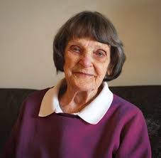 Kathy Lindell's Instagram, Twitter & Facebook