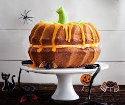 halloween gugelhopf jettie kuchenrezepte2020 in 2020 halloween kuchen gugelhopf halloween essen