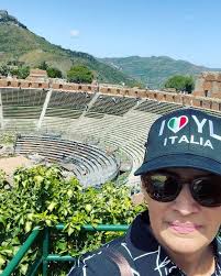 Dia 8 teatro de Torento , una de los lugares más impresionante nos tocó ver  una reconstrucción de cómo era el teatro con esa vista maravillosa y wow  increíble todo , además el tour ! 100 de 100 con ...