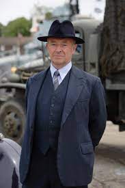 Michael Kitchen As Deputy Chief Superintendent Christopher Foyle In Foyle S War British Actors Movie Stars Actors