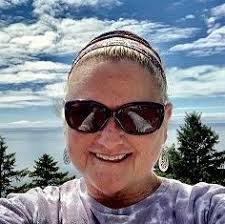 Donna Usher's Instagram, Twitter & Facebook