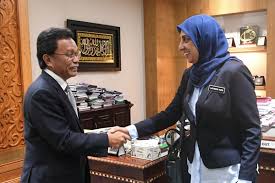Ketua menteri sabah is here to serve you, check their contact details such as phone number, website and email here in this page. Bernama Sprm Tawar Tempatkan Pegawai Kanan Di Pejabat Ketua Menteri Sabah