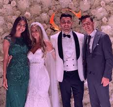 Katie goodland is the wife of the popular english football player harry kane. Ramos Mhitaryan Kejn 5 Futbolistov Kotorye Poteryali Status Holostyaka Etim Letom Foto