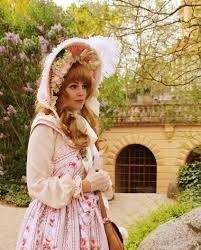 Classic Lolita Fashion - Wikipedia