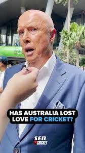 Kerry Okeefe's Instagram, Twitter & Facebook