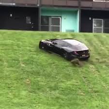 New ff is the successor to the 612th v12 engine, 4 wheel drive and 4 positions. Watch Ferrari Ff Driver Have Some Fun Sliding On Grass