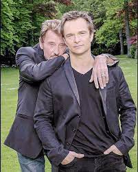 Le 9 décembre 2017, une cérémonie religieuse est organisée à la madeleine à paris. Johnny Hallyday Et David Johnny Hallyday Johnny Hallyday Jeune David Hallyday