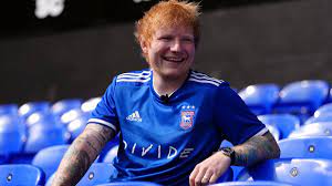 Ed Sheeran adquiere parte del club de fútbol Ipswich Town