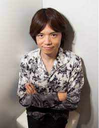 Masahiro Sakurai Disenador De Videojuegos Masahiro Sakurai Es Un Disenador Y Director De Videojuegos Conocido Por Ser El Cr Smash Bros Kirby Super Smash Bros