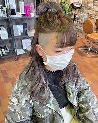 富士市 navy hair ハイライト ゆるふわヘアセットはinstagramを利用しています 刈り上げ女子 今日も月一のメンテナンス カラーとトリートメントに来てくれました 刈り上げ女子 ゆるふわ ヘアセット 刈り上げ