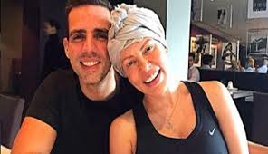 La actriz, periodista, cantante y empresaria se despidió de este mundo en compañía de su hijo, hermanos y familiares más. Josemith Bermudez Esta Libre De Cancer Y Lo Celebro Junto A Luis Olavarrieta
