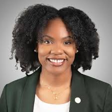 Veronica Craig's Instagram, Twitter & Facebook