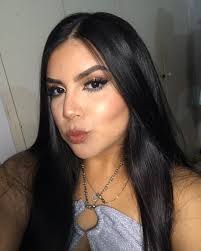 Maria Finol's Instagram, Twitter & Facebook