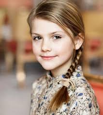 Alerta coronavírus! Colega de escola da princesa Estelle da Suécia é um dos  infetados